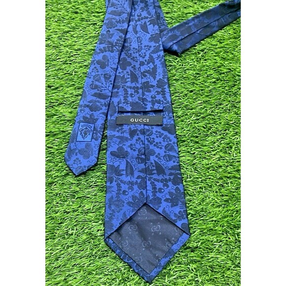 GUCCI Men's 100% Silk Skinny Necktie ITALY  FLORAL Blue EUC Rare 3.75 X 55 - Picture 6 of 14